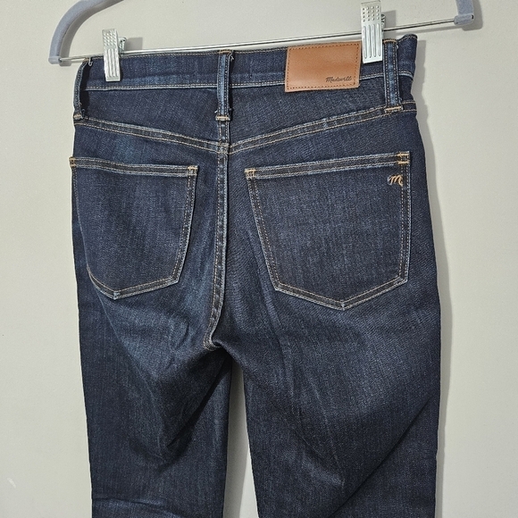 Madewell 9" Mid-Rise Skinny Jeans in Larkspur Wash - Picture 7 of 11